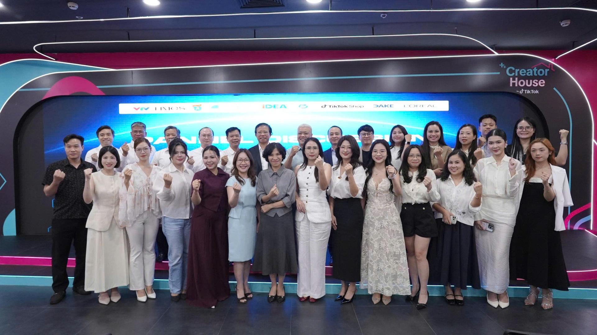 Công bố chương trình “Chuẩn hóa năng lực nghề nghiệp cho nhà sáng tạo nội dung thương mại số”