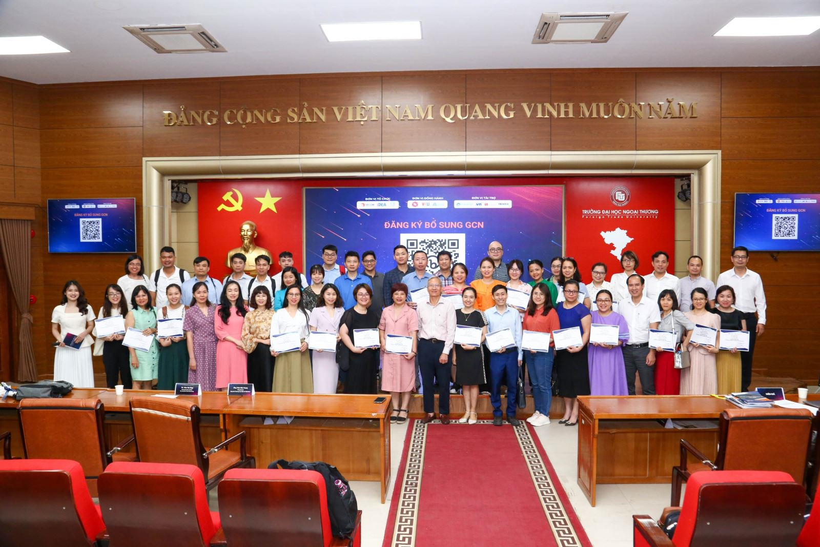 Tiếp tục đẩy mạnh công tác đào tạo, nâng cao chất lượng nguồn nhân lực về thương mại điện tử và kinh tế số