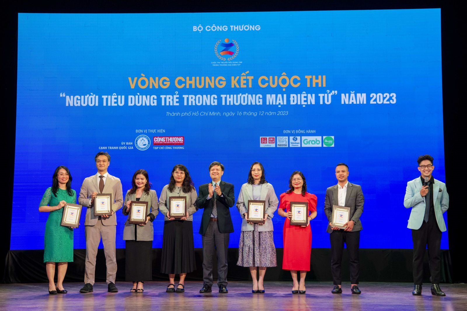 Sôi nổi Vòng Chung kết Cuộc thi “Người tiêu dùng trẻ trong thương mại điện tử” năm 2023