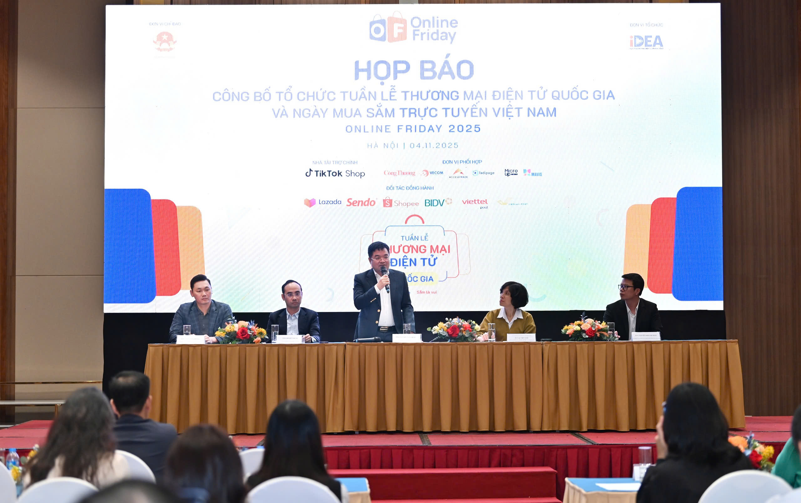 Họp báo công bố Tuần lễ thương mại điện tử quốc gia và Ngày mua sắm trực tuyến Việt Nam - Online Friday 2025