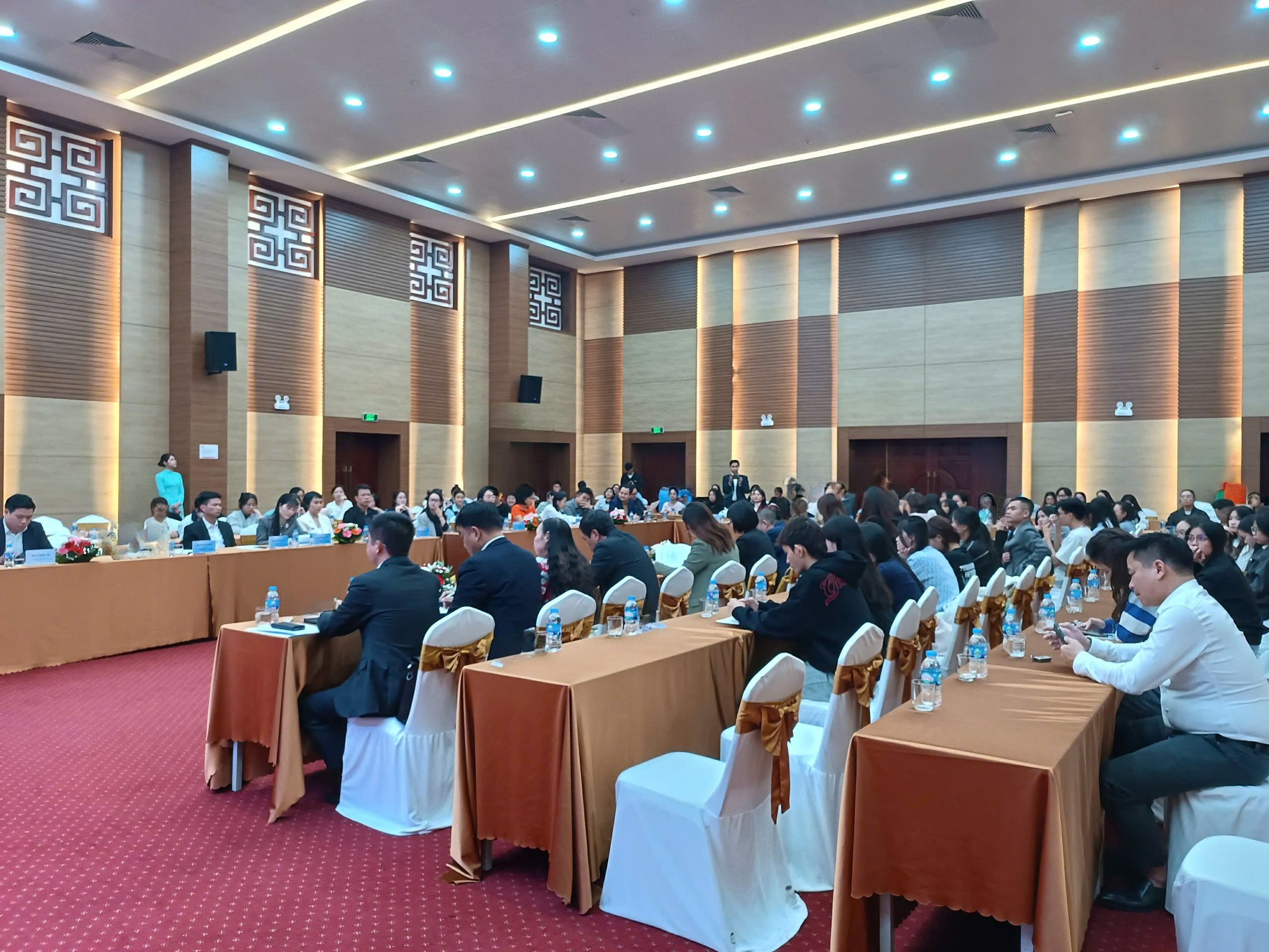 Hội nghị đào tạo nâng cao năng lực ứng dụng và phát triển Thương mại điện tử