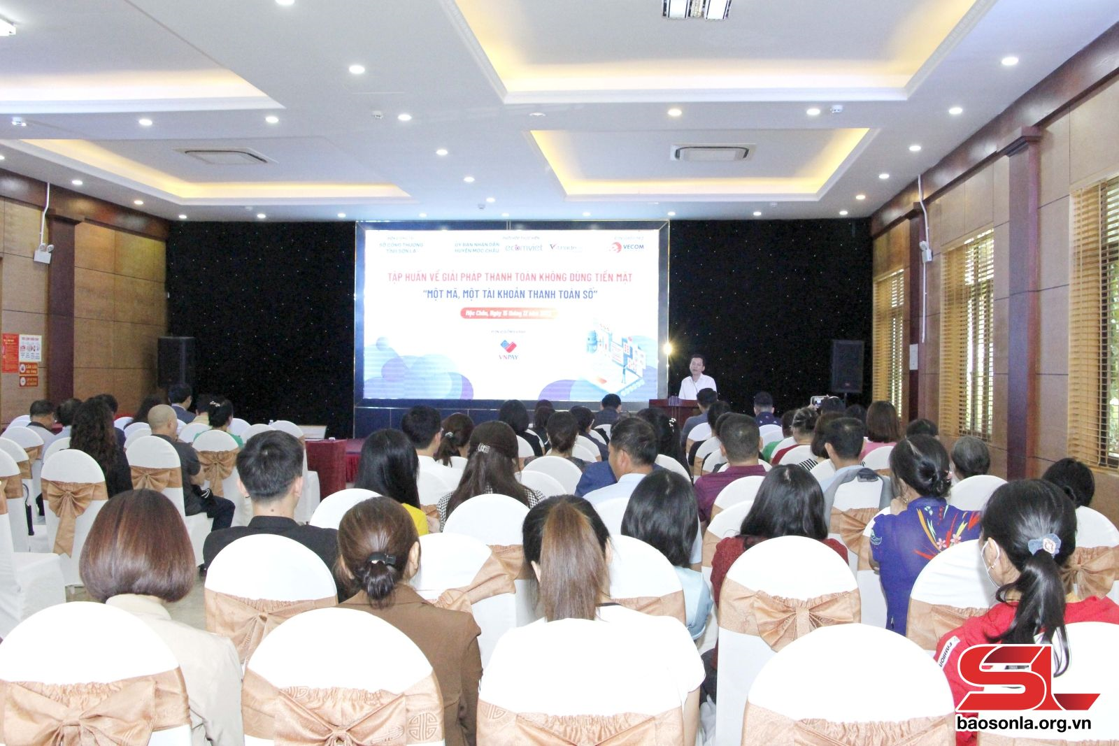 Hội nghị tập huấn về giải pháp thanh toán không dùng tiền mặt